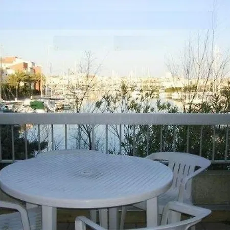 Marina Club Apartment
